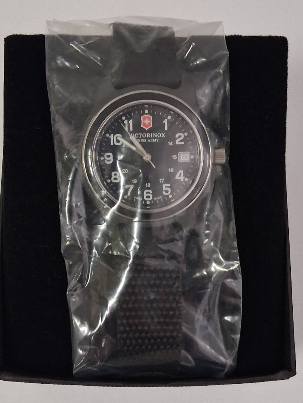 Victorinox Men’s Original Swiss Quartz Watch – Model 249090 – 39mm